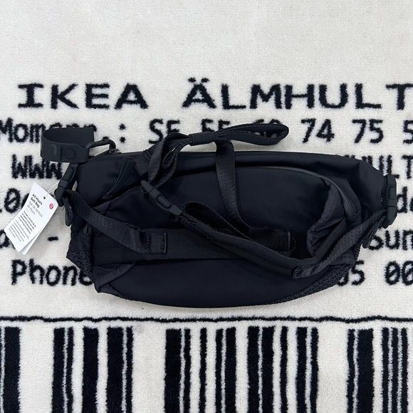 Lululemon All Hours Expandable Belt Bag / Messenger Sling Bag. - Picture 2 of 12